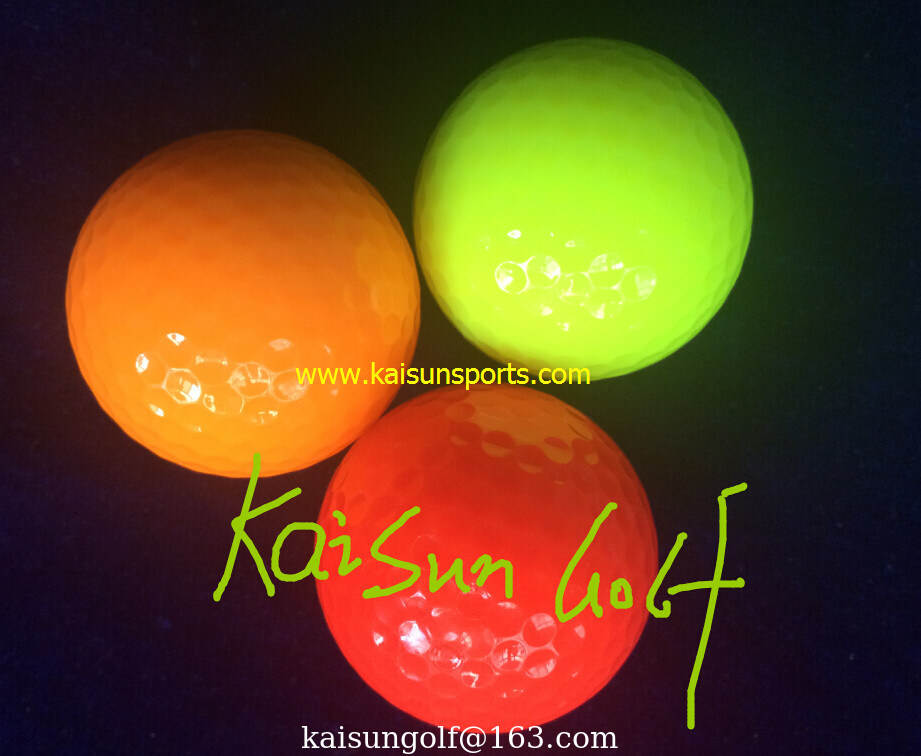 fluorescent golf ball , golf balls , fluorescent golf balls in black